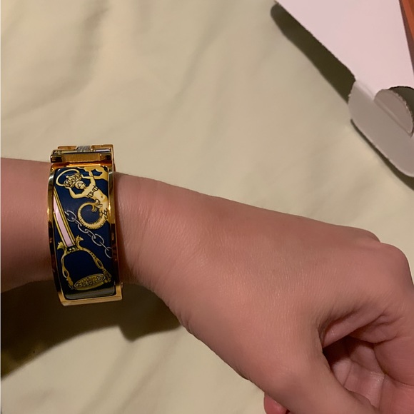 Authentic brand new PM Hermes fashionable bracelet with dust bag, box,ribbon - Picture 2 of 16